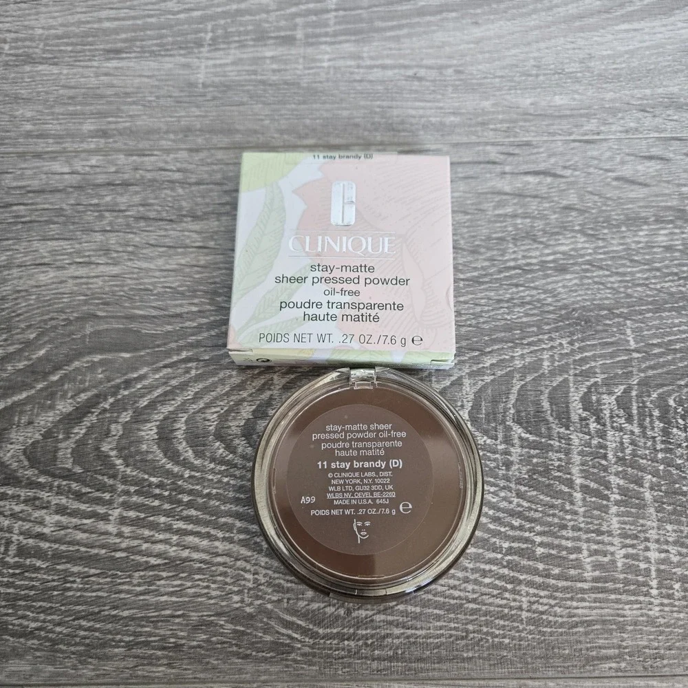 CLINIQUE ~ STAY-MATTE SHEER PRESSED POWDER ~‎ 11 Stay Brandy(d)